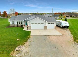 W2165 Wildflower Ln, BRILLION, WI 54110