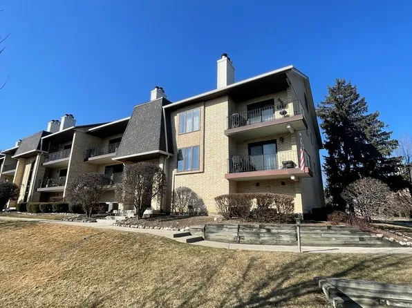 9169 Del Prado Dr APT 2E, Palos Hills, IL 60465