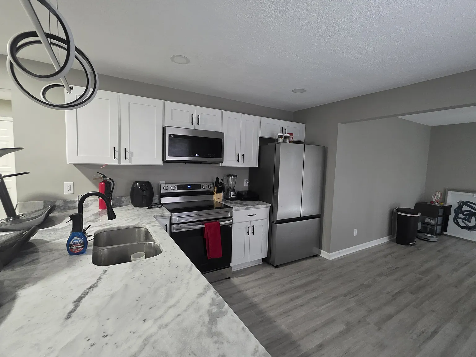 4 bed, 4.5 bath, 2050 sqft, $900 — Photo 4