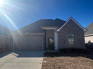 28 Hydrangea Blvd, Freeport, FL 32439