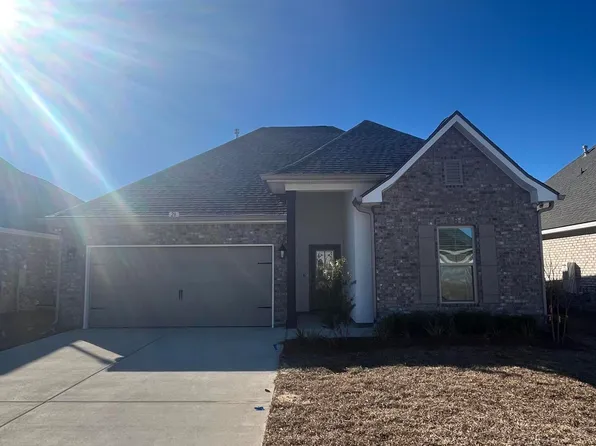 28 Hydrangea Blvd, Freeport, FL 32439