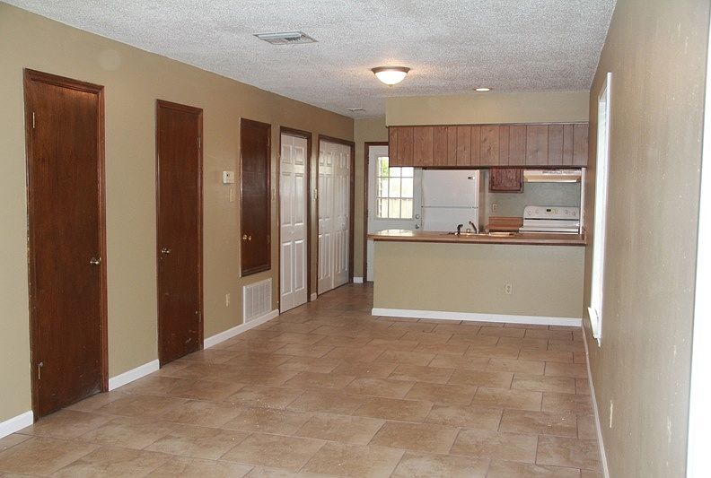 Living/Dining area