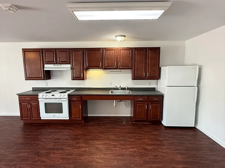 661 Bell St #1 — Photo 4