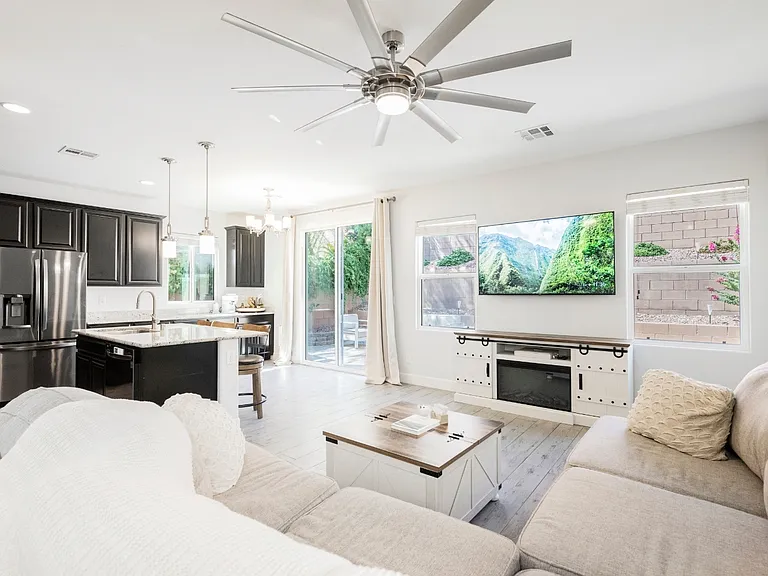 7333 Chesapeake Cove St — Photo 1