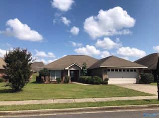 402 Summer Cove Cir NW, Madison, AL 35757