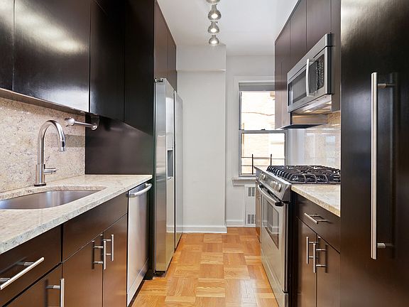 2nd image of 135 Willow St APT 201
