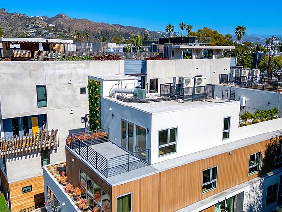 3rd image of 1236 N Fairfax Ave #2
