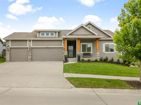 16314 Weber St, Bennington, NE 68007