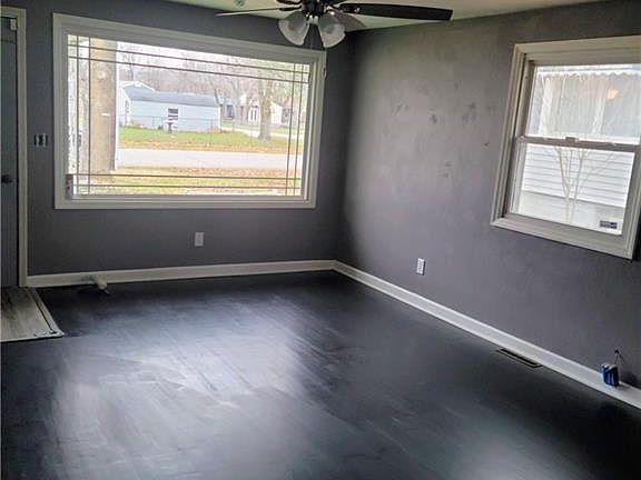 3rd image of 608 Woodlawn Dr