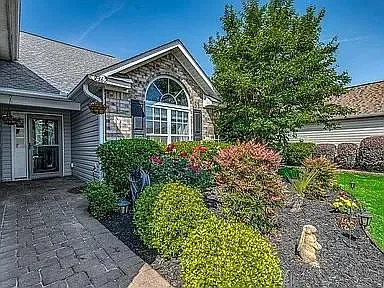 7362 Guinevere Cir — Photo 2