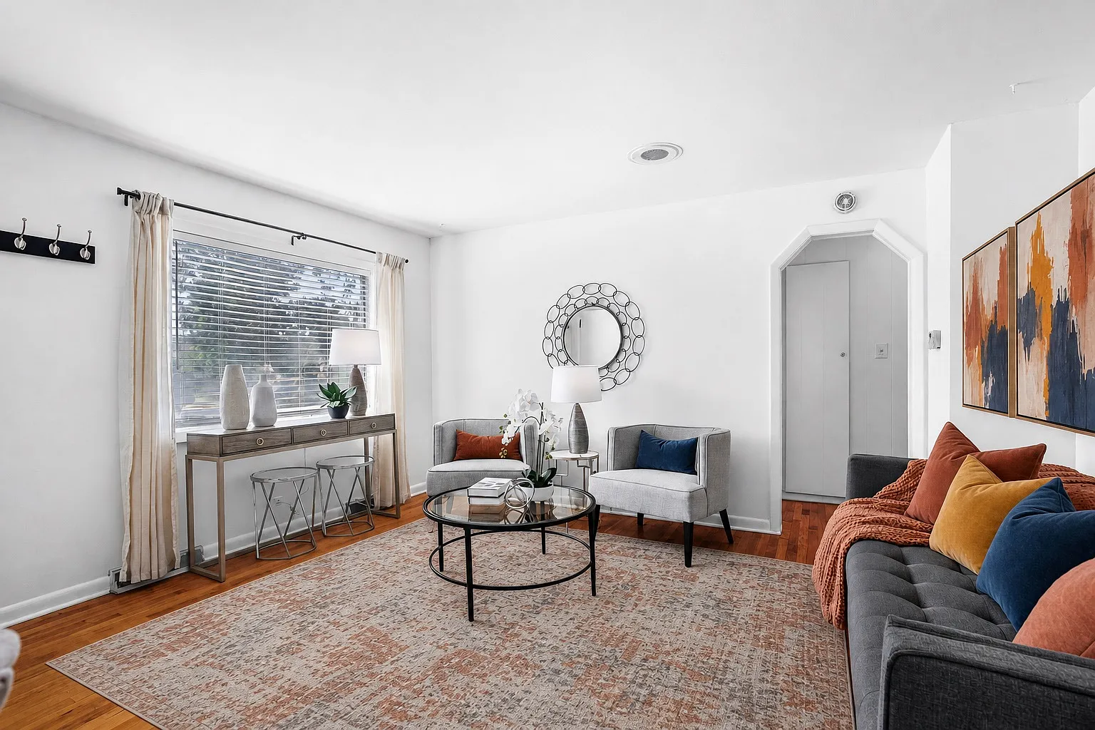 3412 S Elm St — Photo 4