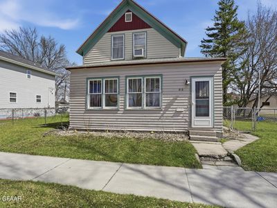 812 N 4th St, Grand Forks, ND, 58203