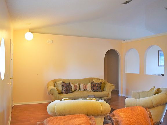 4th image of 3561 SW Rivera St