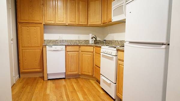 1st image of 15 Euston Rd APT 6