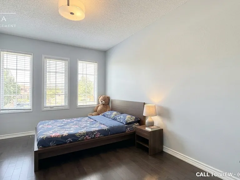 84 Olympia Cres #1 — Photo 8