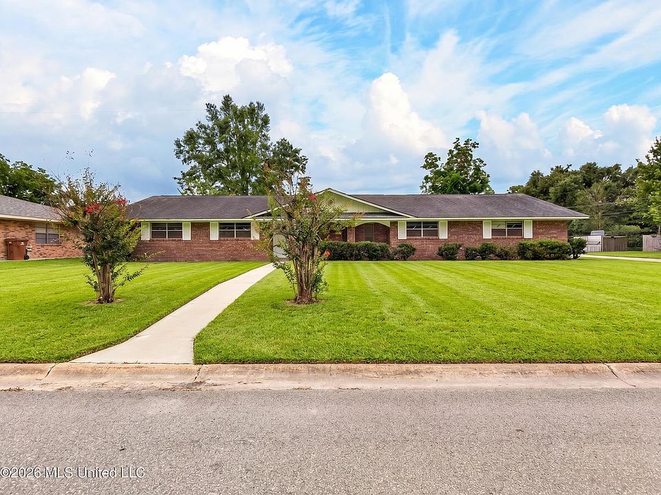 1st image of 6 Pecan Cir
