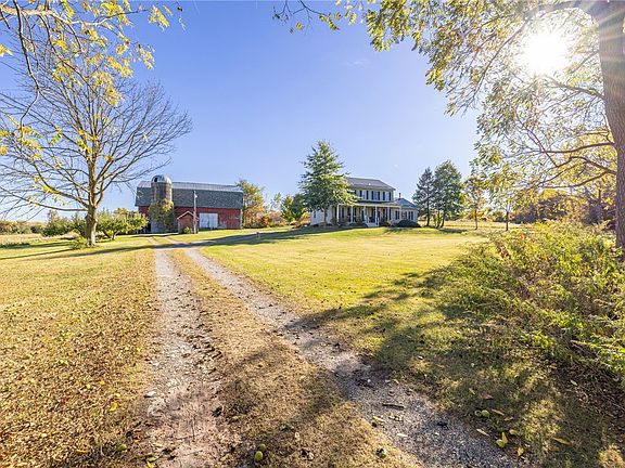 4th image of 1950 Dow Rd