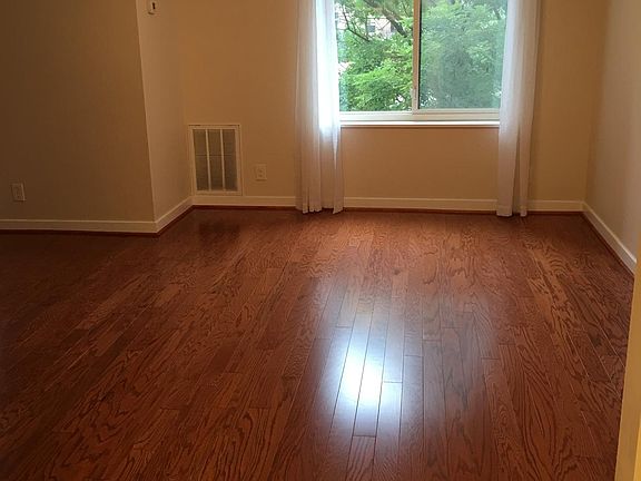 4th image of 8380 Greensboro Dr