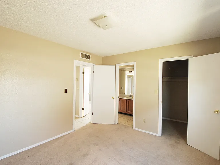 216 Cutlass Dr #B — Photo 17