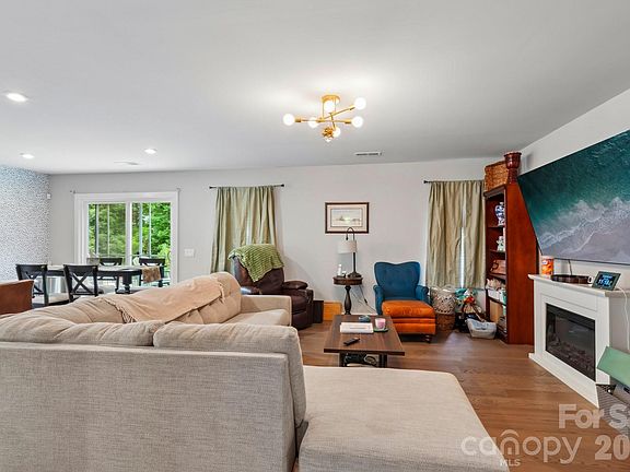 5th image of 4511 Hunton Dale Rd NW