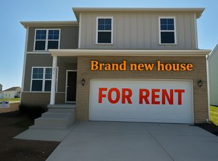 19611 W 201st St, Spring Hill, KS 66083