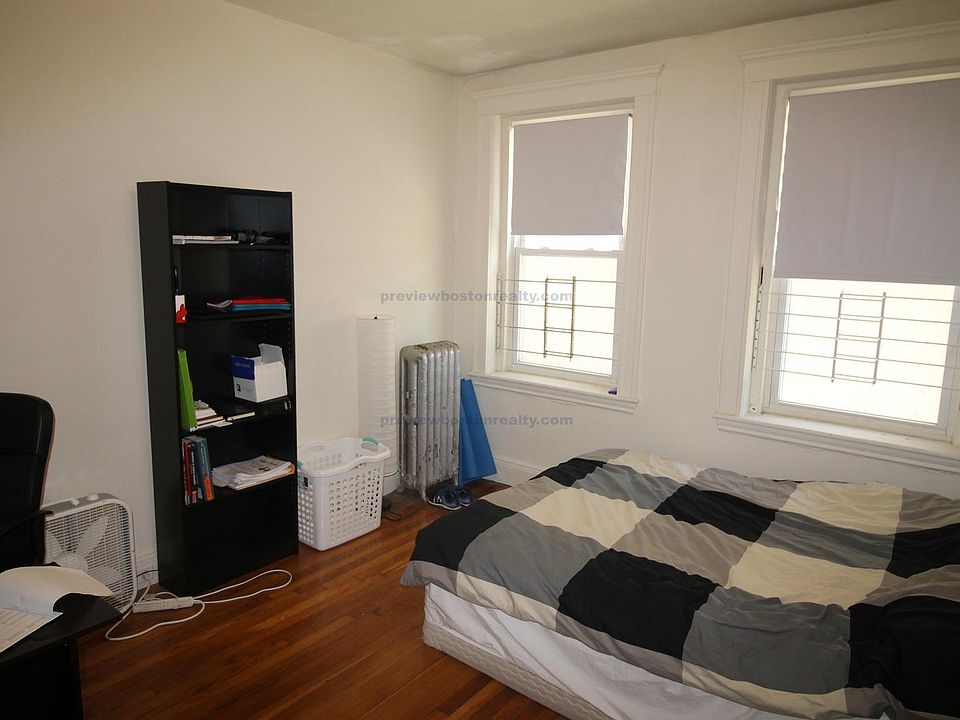 2nd image of 25 Walbridge St #Cm4