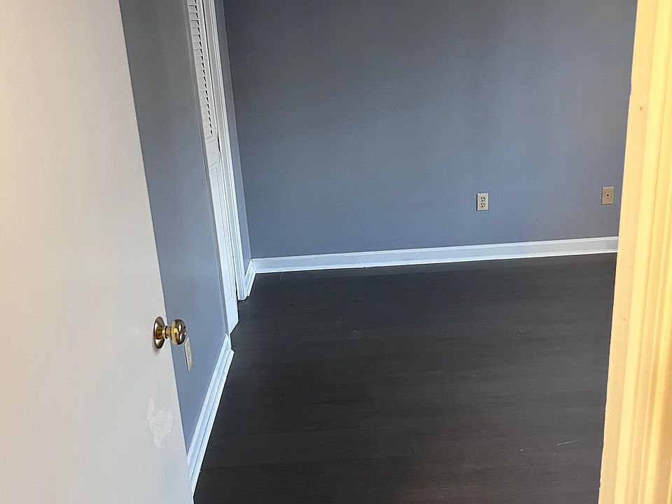 1st image of 505 Burnside Ave APT B8