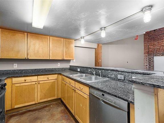 2nd image of 644 Wells St SW Unit 16