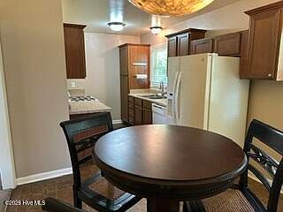 4th image of 2915 Monroe Drive