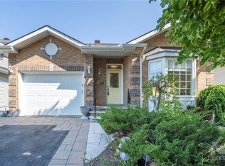 4084 Canyon Walk Dr, Ottawa, ON K1V1W4