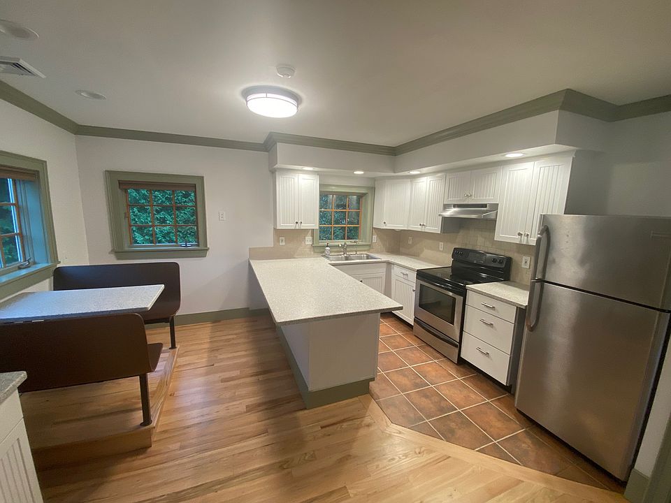 Eat-in Kitchen