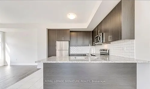 2498 Badger Cres Photo 1