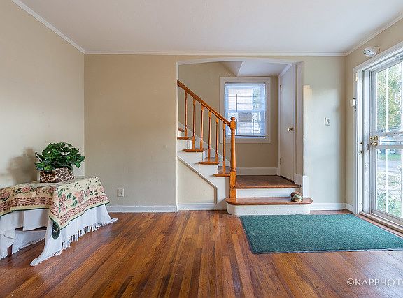 3rd image of 9848 S Yates Blvd