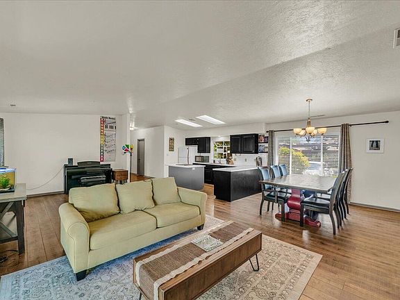 2nd image of 320 N Sunflower Dr APT 22