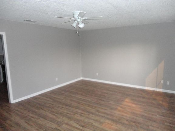 2nd image of 696 Cypress Dr