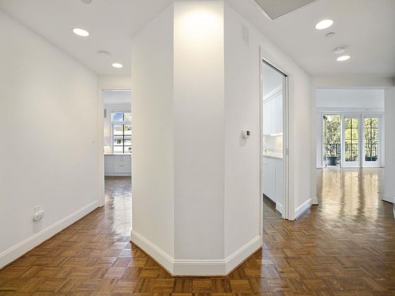 4th image of 555 Byron St APT 202