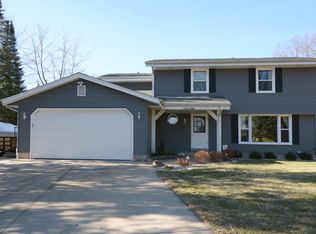 W191S7381 Bay Shore Dr, Muskego, WI 53150