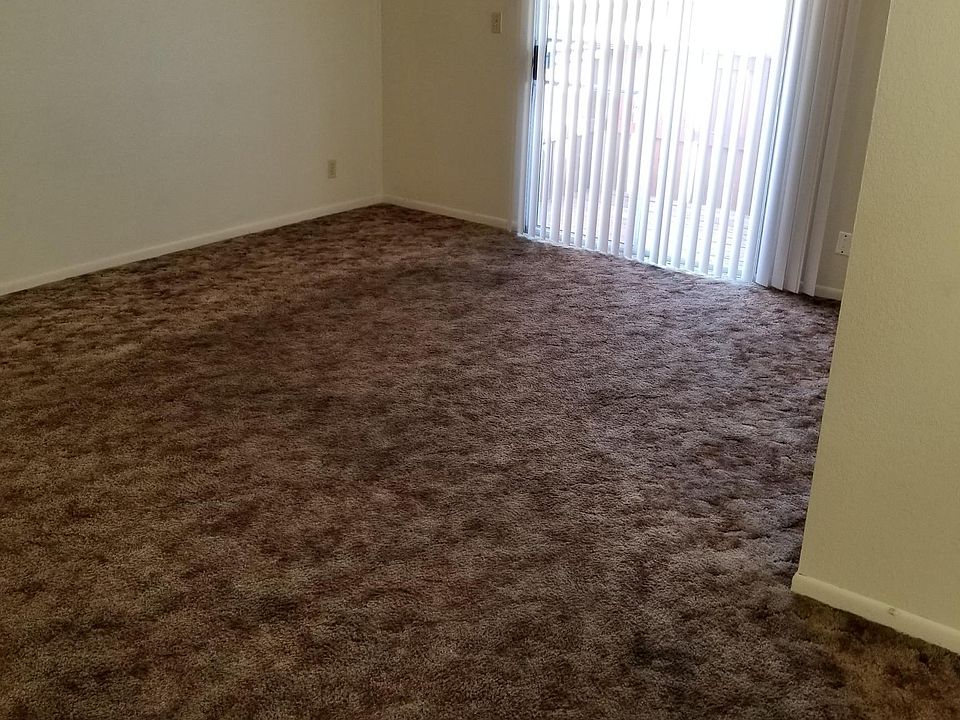 2nd image of 217 W Elm St APT C