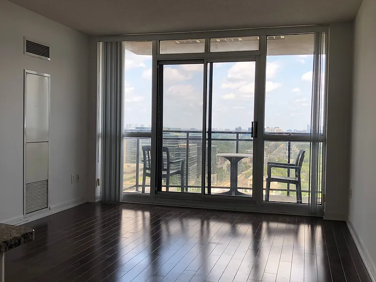 33 Sheppard Ave E #2000 — Photo 6