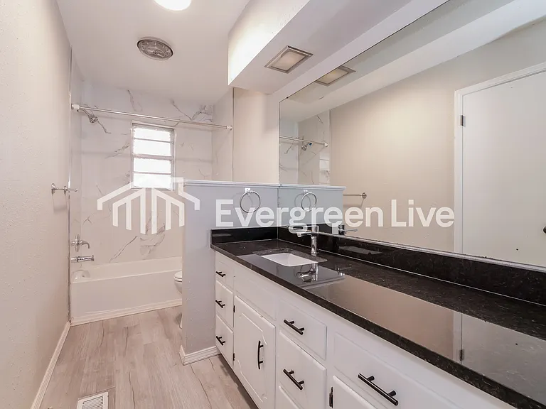 1322 NW 85th St — Photo 11