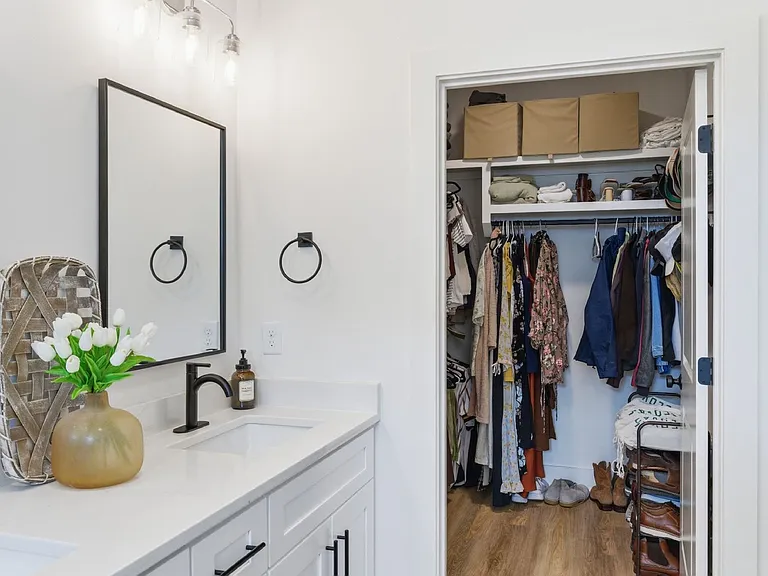700 N Dupont Ave #311 — Photo 28