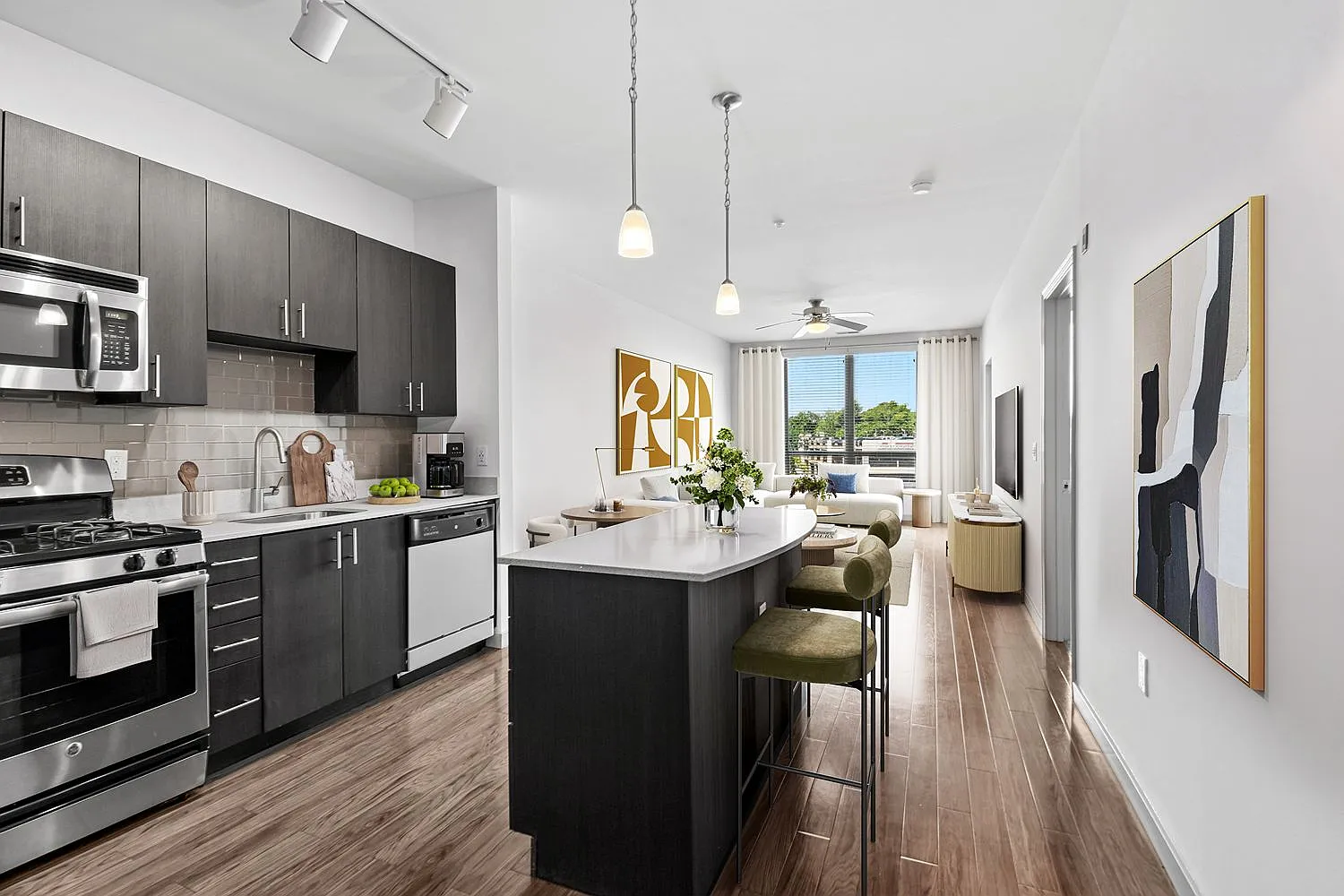 7001 Arlington at Bethesda — Photo 2