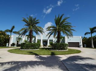 8 N Sewalls Point Rd, Sewalls Pt, FL 34996