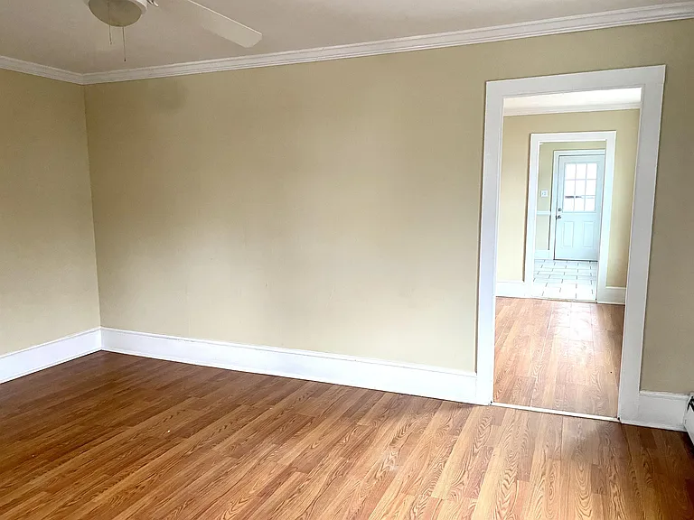 19 Center Streetsingle Family — Photo 20