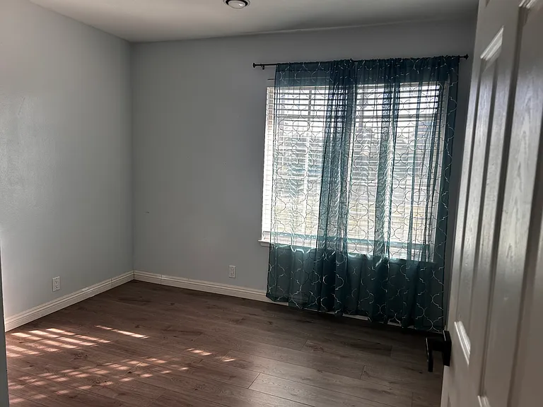 861 Calle Camelia — Photo 5