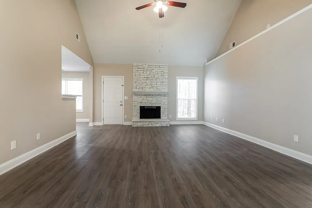 3 bed, 2.0 bath, 1969 sqft, $3,070 — Photo 4