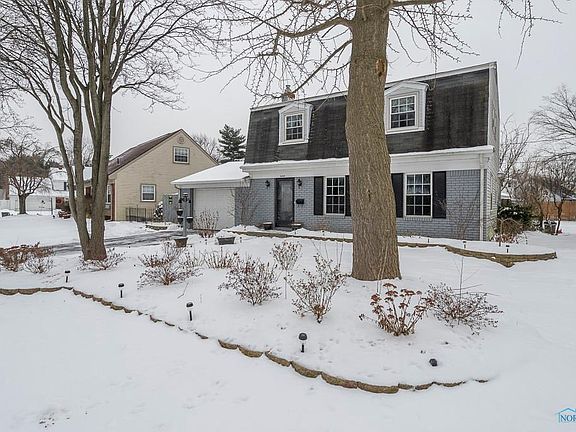 3rd image of 3849 Brockton Dr