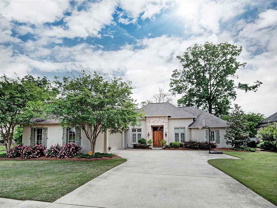 1st image of 404 Saint Ives Dr