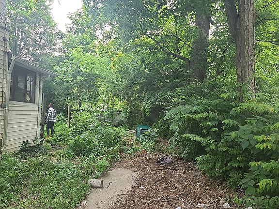 5th image of 119 W 65th St