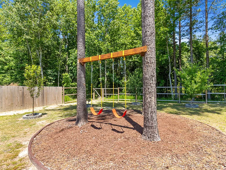 60 Melvill Ln — Photo 40